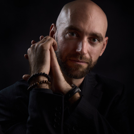 Дмитрий <br>Карабельников